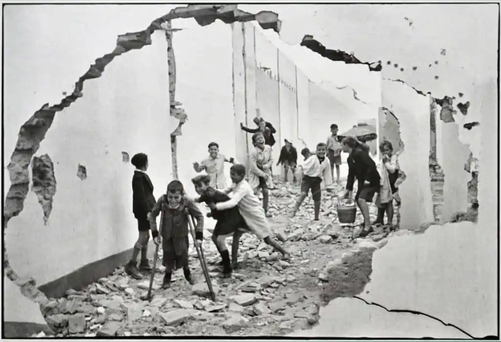 henri cartier bresson 4 1024x699 - Fotógrafos Famosos: 10 Que Você Deveria Conhecer